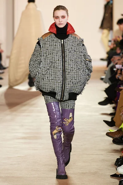 Look 19